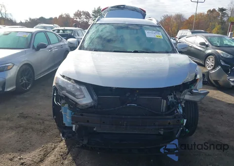 2017 Nissan Rogue Sv z USA, uszkodzony, nr VIN KNMAT2MV8HP557240